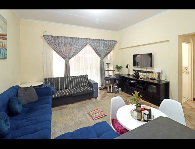 2 BEDROOM APARTMENT FOR SALE IN NORTHGATE